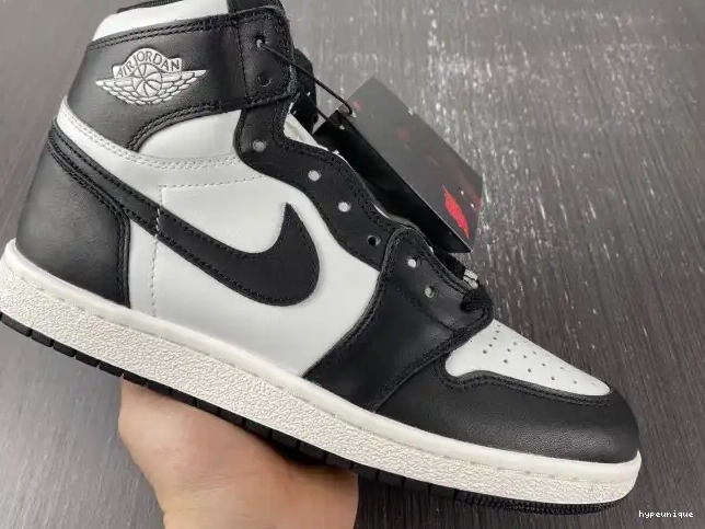 HYPE Jordan White High BQ4422-001 (2023) Retro 1 85 Black 0405